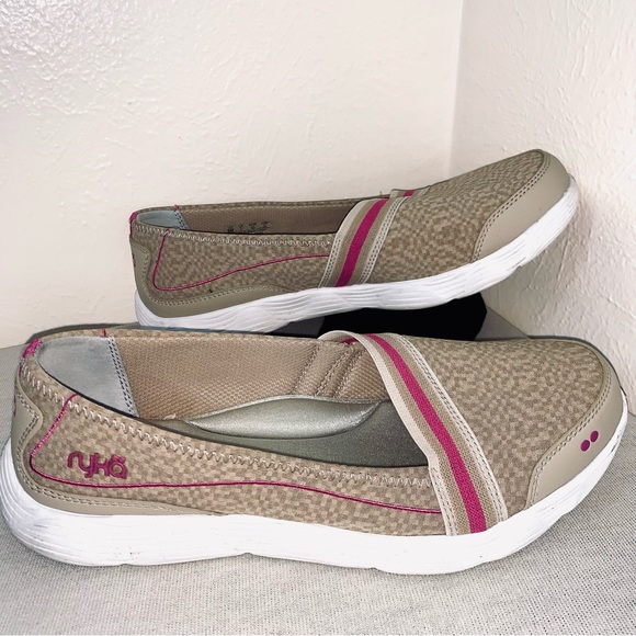 Ryka Women's 9 Slip On - Picture 5 of 10